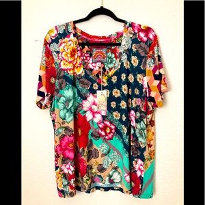 Johnny Was Los Angeles vneck tee